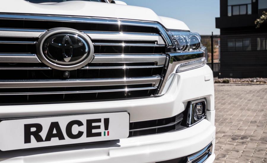 Логотип Toyota Land Cruiser 200 by Wald & RACE! 2018 года  (фото 2 из 21)